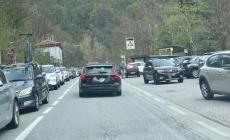 Ceva e Val Tanaro: auto e camper incolonnati verso la Liguria