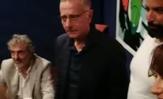 Dogliani: attesa per Bonolis. Smette di piovere, dal cinema si torna in piazza Umberto