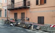 Incendio nella notte in una palazzina di Castelletto Stura. Nel rogo è morto l'inquilino del primo piano
