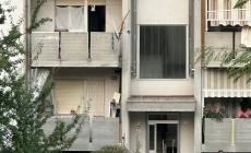 San Michele Mondoví: le immagini al termine di una lunga giornata. I resti della giornata folle dell’uomo che si è consegnato ai carabinieri dopo aver scagliato dardi con la sua balestra.