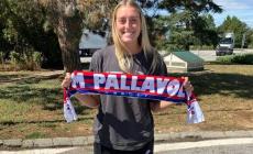 Il benvenuto del volley monregalese a Kristin Lux. La schiacciatrice del Nebraska è arrivata a Mondovì