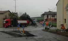 Niella: la Provincia asfalta la strada presso la rotonda dei campi sportivi