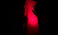Murazzano: torre medievale e mulino a vento tornano a colorarsi di rosso contro la violenza sulle donne