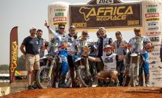 Motociclismo: Nicola Dutto completa l’Africa Eco Race, scortato da tutti i piloti