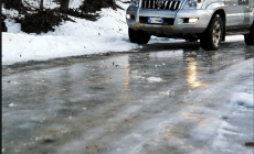 Strade pericolose: attenzione alla pioggia che si congela sul manto stradale