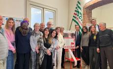 Mondovì: un sedia rossa per diventare invisibili