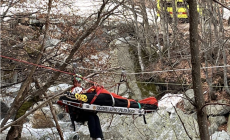Val Corsaglia: trauma toracico e collasso polmonare, escursionista salvato in grotta
