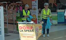 Mondovì, “Dona la spesa”: 1200 kg di alimenti dall’Ipercoop alla Caritas