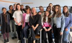 La regista monregalese Alice Filippi incontra gli studenti del corso di Acconciatura