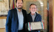 VIDEO - Il Carrù Magliano e Bruno Sarale premiati in Comune