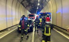 Incidente stradale con 5 auto e 3 moto coinvolte nella galleria del Santuario di Vicoforte