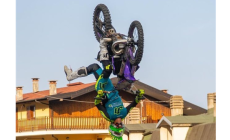 Stasera (sabato 20 luglio) il Party Motor Alpet ai Cardini