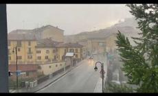Maltempo in "Granda": forte temporale nel pomeriggio di giovedì a Mondovì. Pioggia e grandine, nessuno danno rilevante. Tromba d'aria a Cavallermaggiore