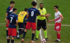 Dieci minuti di ritardo per dire no alla violenza nel calcio