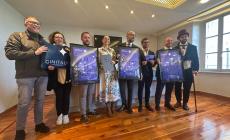 Presentato "GINITALY" in programma 7 e 8 dicembre, anteprima dell'evento di giugno 2025. Grande albero di Natale (blu ginepro) in piazza Maggiore