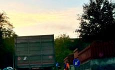 Auto contro camion a Ceva: ferita una donna 