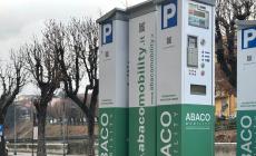 Mondovì: si installano le nuove colonnine per i parcheggi a pagamento. Cambiano le tariffe, sosta con inserimento targa, bancomat e Telepass
