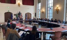 Deposito di rifiuti a Clavesana: la 2ª Conferenza dei Servizi sospende ogni valutazione per 30 giorni