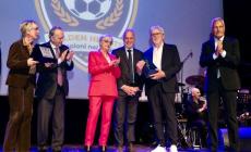 Premiato per i 41 anni nel mondo del calcio, Valter Rosa