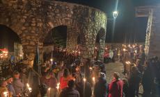 Chiusa Pesio ha festeggiato la Liberazione con la fiaccolata al Sacrario partigiano