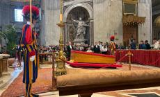 “Il misterioso ruolo di Papa Francesco nella mia vita”. La riflessione di monsignor Miragoli, vescovo di Mondovì, ai funerali di Bergoglio