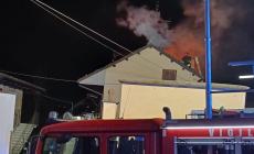 Farigliano, la casa devastata dalle fiamme: Marita e Celestino Cigna ancora una volta costretti a ricominciare
