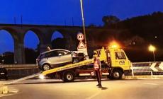 Mondovì: auto contro barriera in via Primo Silvestrini