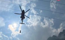 Escursionista 42enne del Monregalese precipita a Entracque: soccorsa in elicottero e ricoverata in gravi condizioni