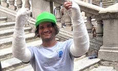 “La scintilla e subito il fuoco. Sono in ospedale, ho le braccia ustionate e 10 anni di lavoro in fumo”