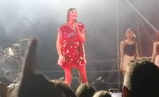 VIDEO - "Mondovì, ti ho fatto entrare nel mio disordine", Rose Villain canta Click Boom!
