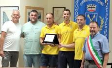 Il Clavesana Calcio, il suo presidente Beppe Moi e il kickboxer Joele Terreno premiati in Comune