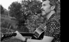 Clavesana: musica folk e stelle domani sulla terrazza dei Calanchi 