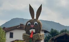Chiusa Pesio: un coniglio gigante annuncia la festa di Ciüsa Duvarta