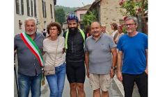 Niella Tanaro: il pronipote di Celestino Camilla è arrivato in bici dalla Francia