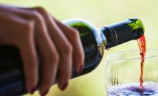 Dazi Usa al 15%: nessuna esenzione per il vino, allarme in Granda