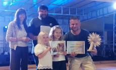 VIDEO - Concorso fotografico Girasoli a Farigliano 2025: premio speciale a Fabio Bruno con Vittoria e Lucia