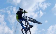 Mtb Downhill: Tribe Team Hotbikes al top in Francia 