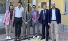 Mondovì: sindaco e giunta di fronte agli edifici scolastico al suono della campanella 2025/2026