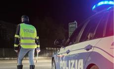 Coppia trasporta 65 bottiglie di alcol e 114 pacchi di caffè in autostrada: denunciati per ricettazione