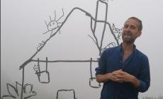 VIDEO - Petrit Halilaj presenta l'opera realizzata al posto dell'ex scuola in borgata Valdibà a Dogliani