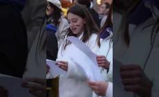 VIDEO - "Tu sei libera", il flash mob de La Scala del Re fa emozionare Carrù