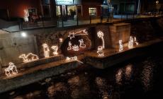 Torna il presepe sul Tanaro: una tradizione che illumina il Natale di Garessio