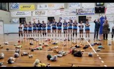 Il Teddy Bear Toss al PalaTomatis sostiene famiglie e donne in difficolt&agrave;