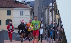 Oltre 100 Babbi Natale di corsa per le vie di Garessio Ponte