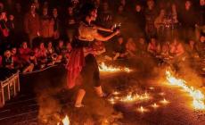 Al presepe vivente di Torre Mondov&igrave; anche lo spettacolo &ldquo;Fiamme di carta&rdquo;