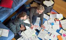 Chris Bangle a Farigliano: il designer innamorato di Clavesana presenta il suo libro sul car design