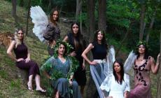 Muse Lens: le modelle &ldquo;per gioco&rdquo; di Alessandra Botto omaggiano i grandi della fotografia