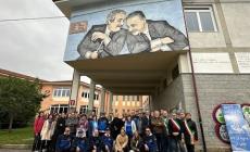 Mondovì: la scuola che racconta la legalità e l'antimafia grazie al murale dedicato a Falcone e Borsellino