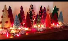 "Raccontateci il vostro Natale", gli alberi all'uncinetto di Claudia, in ricordo della mamma: «Il mio Natale senza di lei»