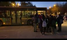 Scuole superiori, rientro al 50%: a Mondovì piccoli assembramenti per i bus alla stazione
